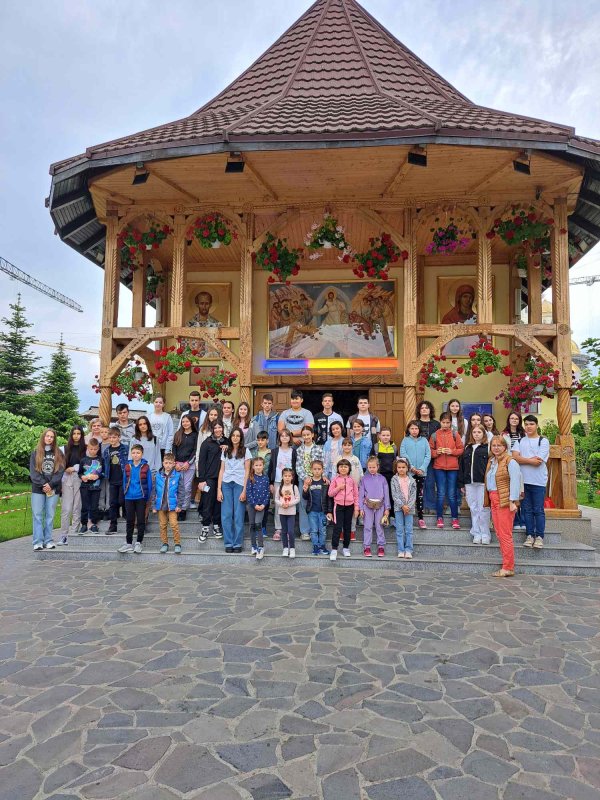 Tineri din Prahova la Catedrala Națională și alte obiective din București  256821