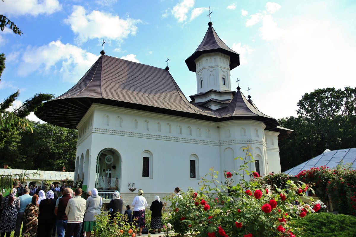 „Să primim Sfânta Treime în inima noastră” 257410