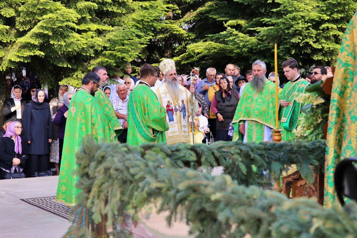 „Să primim Sfânta Treime în inima noastră” 257412