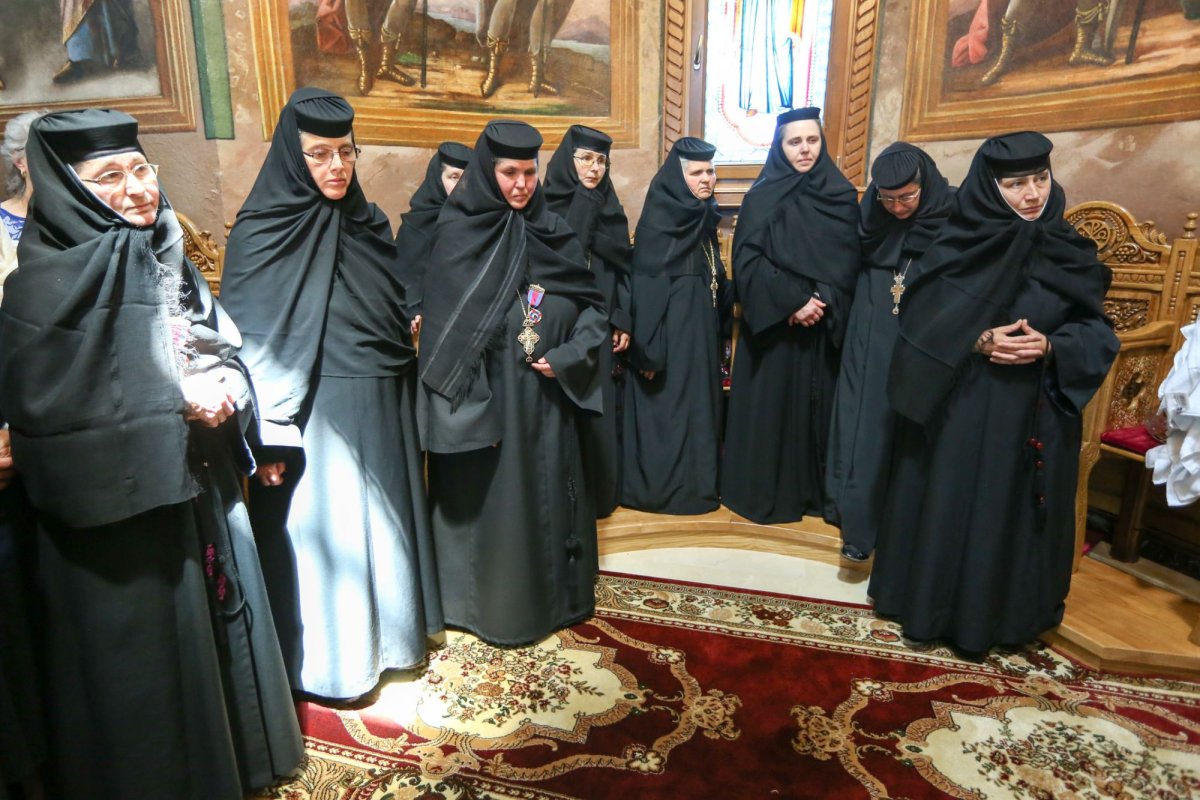 Sfințirea bisericii din cimitirul vechi al Mănăstirii Rătești  257579