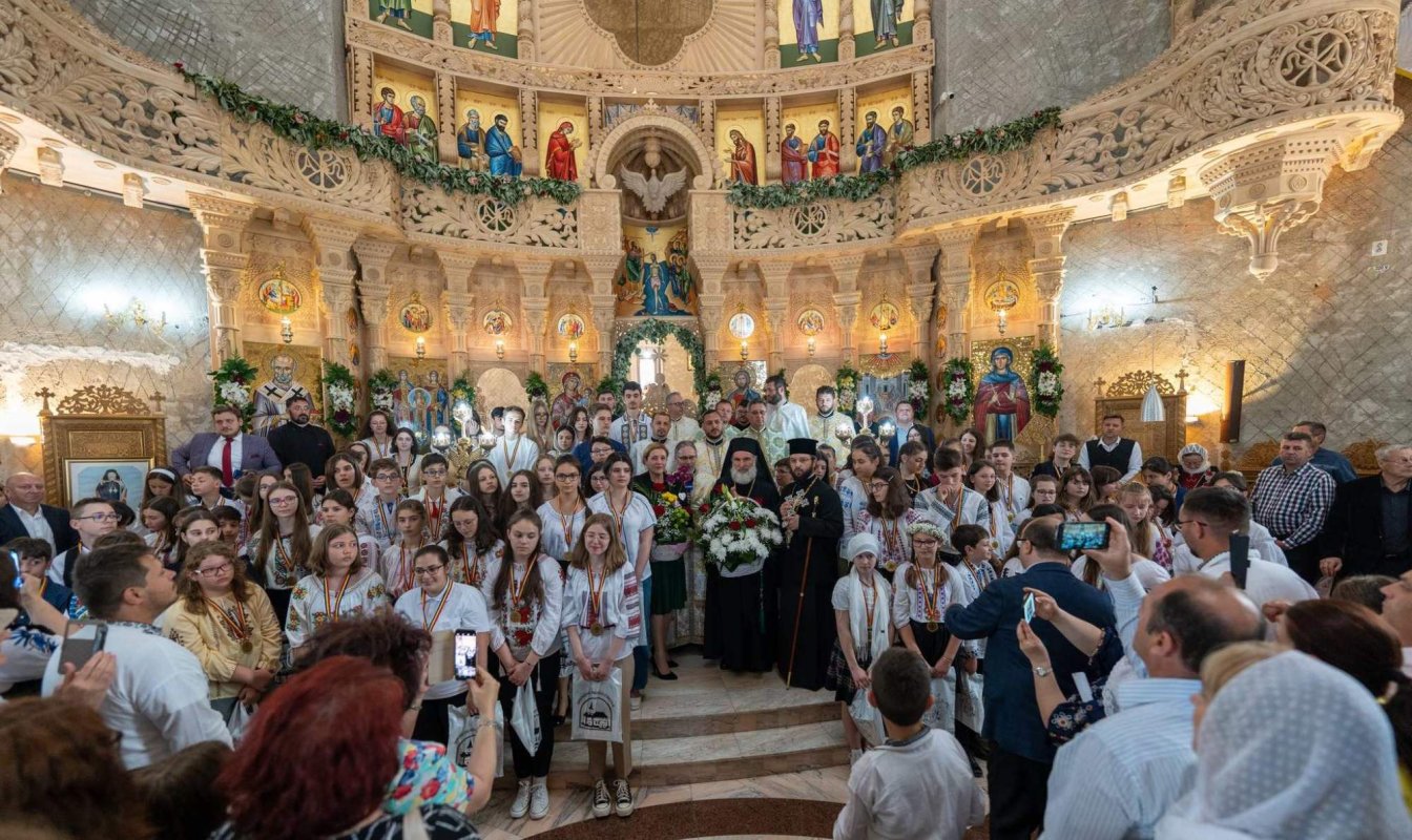 Premierea olimpicilor băcăuani la disciplina Religie 257778