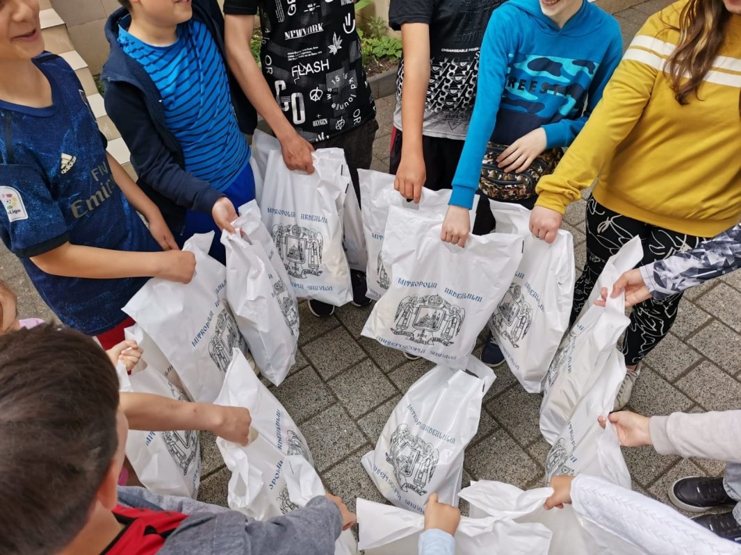 Activitate social-filantropică pentru copii la Sibiu 257917