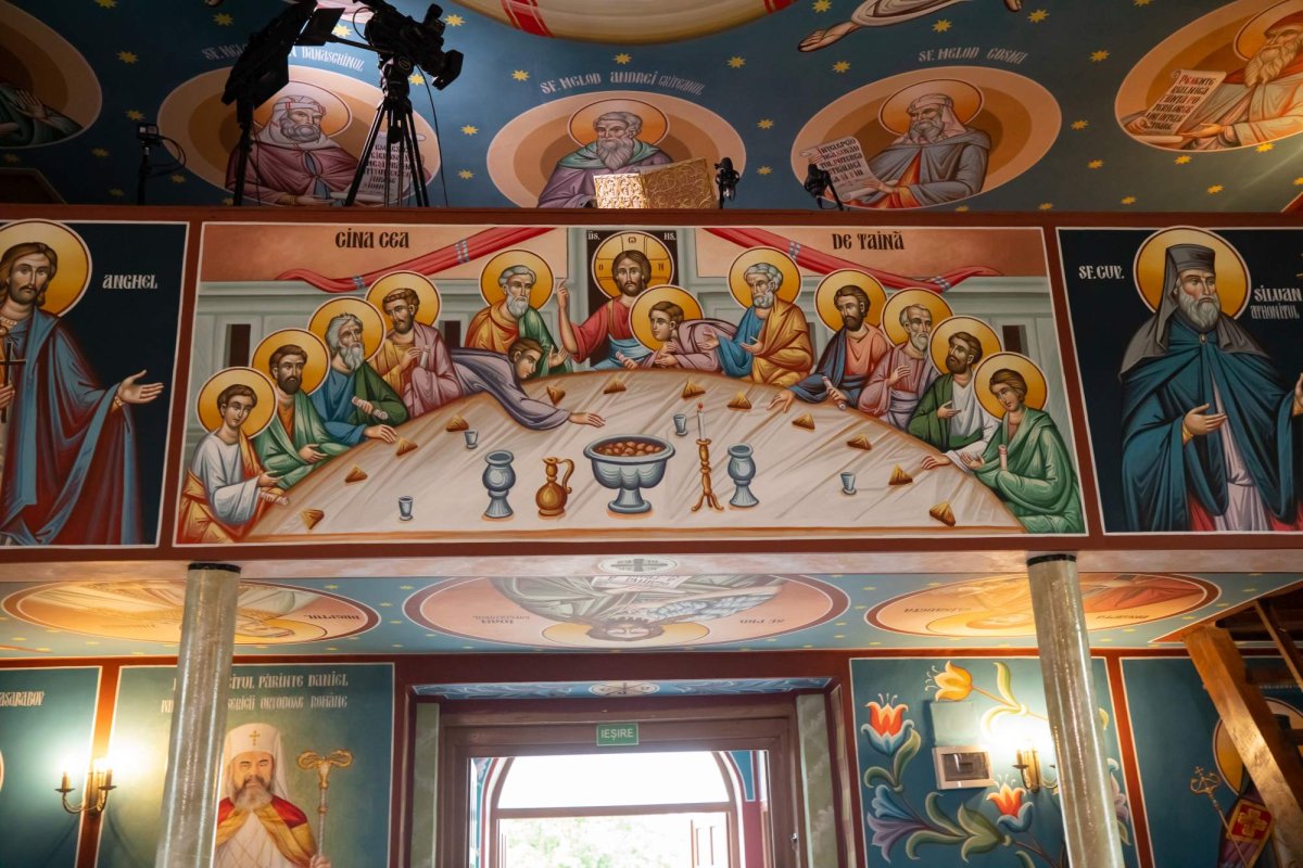 Biserica parohiei prahovene Podenii Vechi a fost resfințită 258089