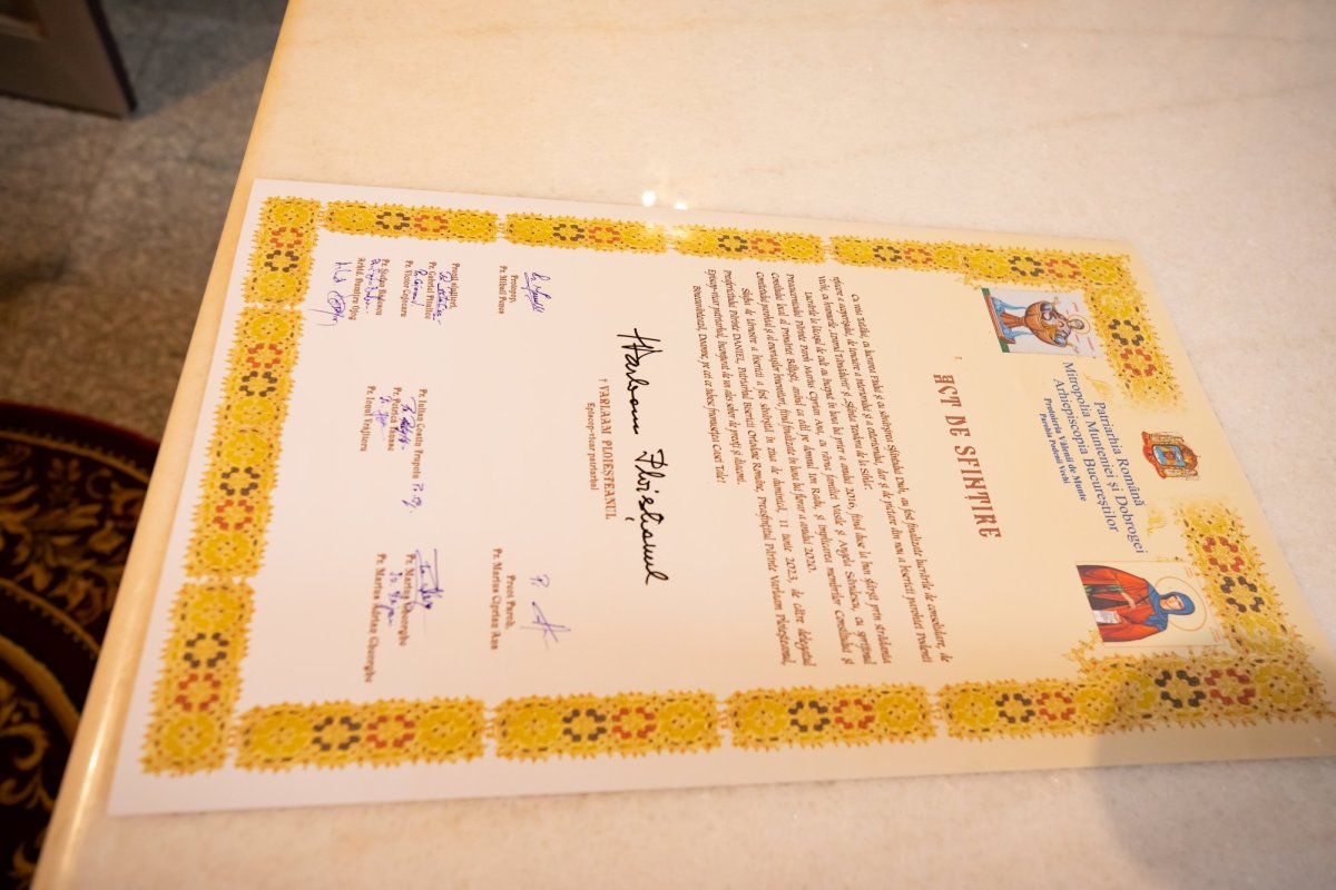 Biserica parohiei prahovene Podenii Vechi a fost resfințită 258157