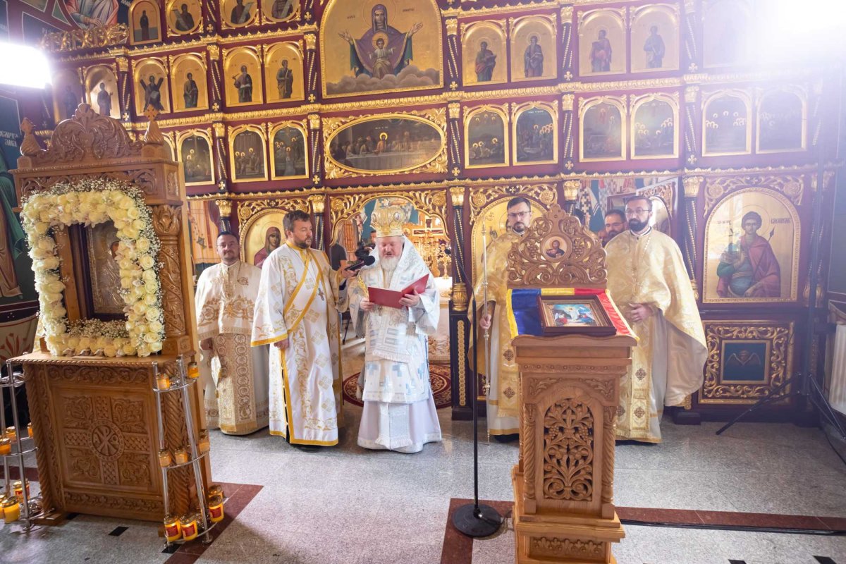 Biserica parohiei prahovene Podenii Vechi a fost resfințită 258189