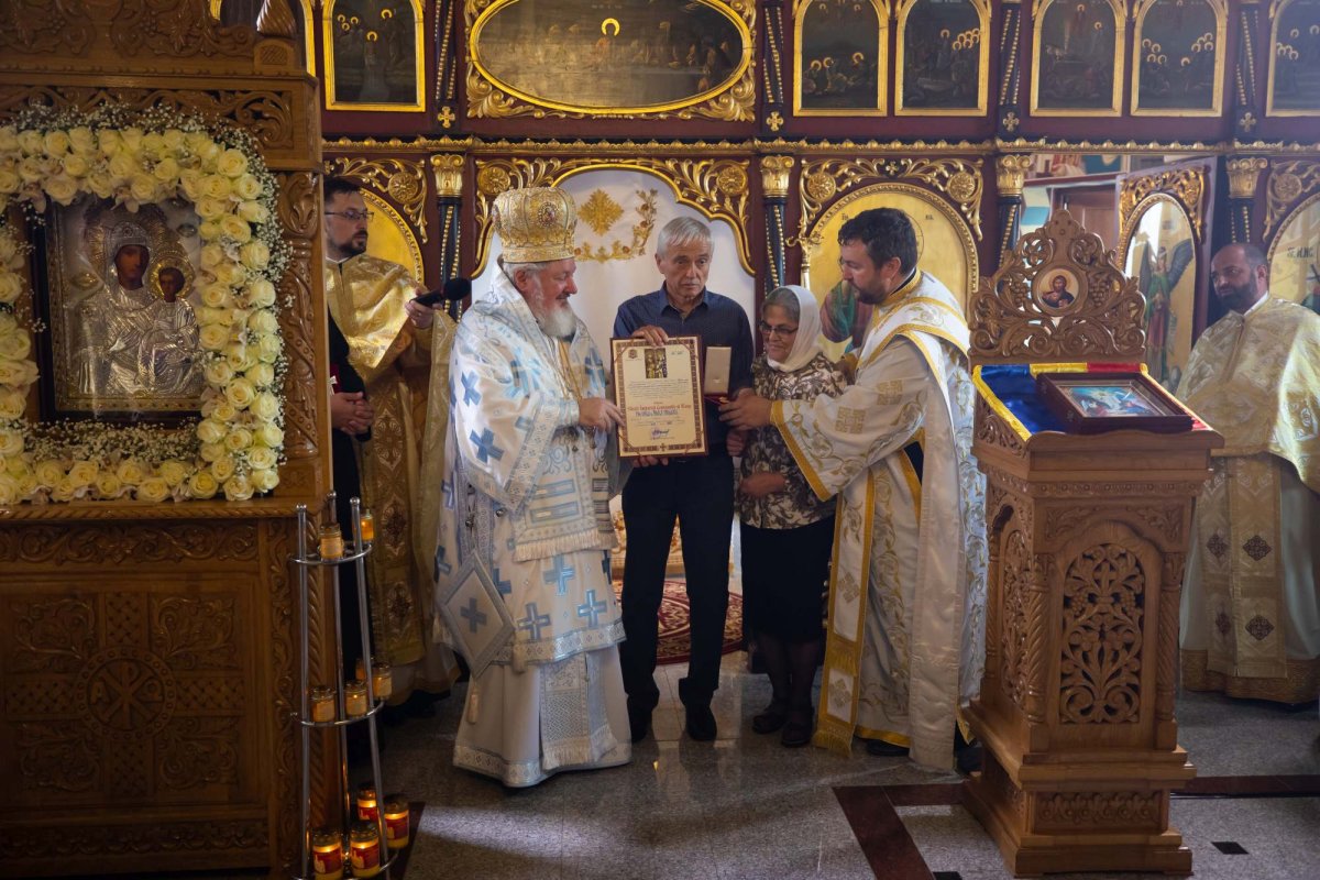 Biserica parohiei prahovene Podenii Vechi a fost resfințită 258235