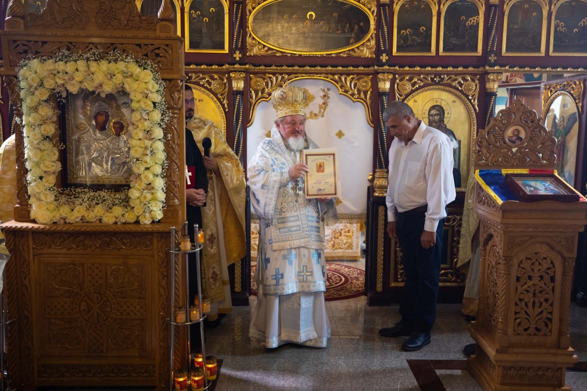 Biserica parohiei prahovene Podenii Vechi a fost resfințită 258237