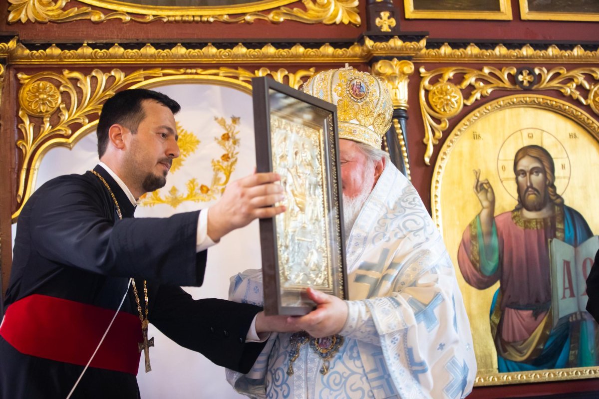 Biserica parohiei prahovene Podenii Vechi a fost resfințită 258244