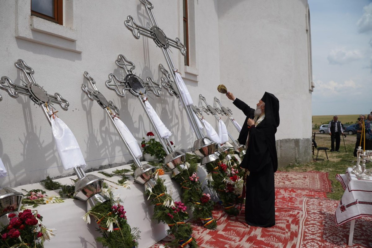 Rugăciune şi filantropie în prima duminică după Rusalii la Galați  258274