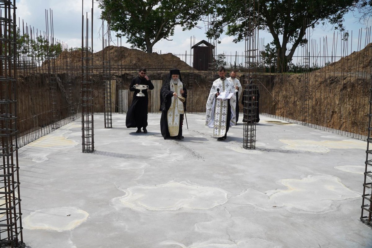 Rugăciune şi filantropie în prima duminică după Rusalii la Galați  258275