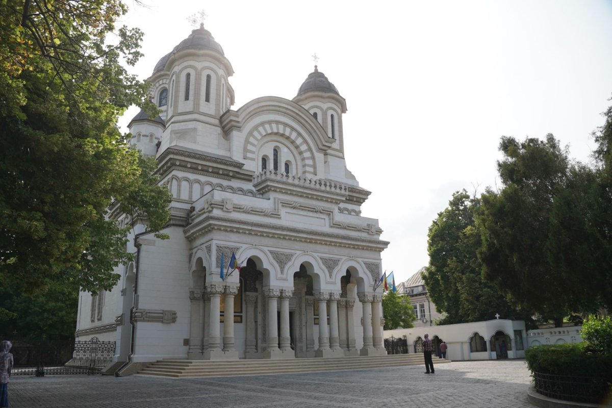 Rugăciune şi filantropie în prima duminică după Rusalii la Galați  258277