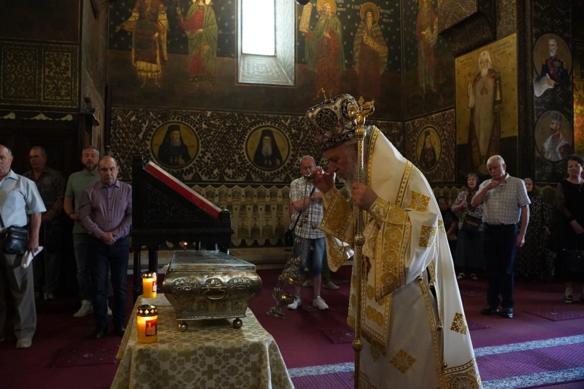 Rugăciune şi filantropie în prima duminică după Rusalii la Galați  258278