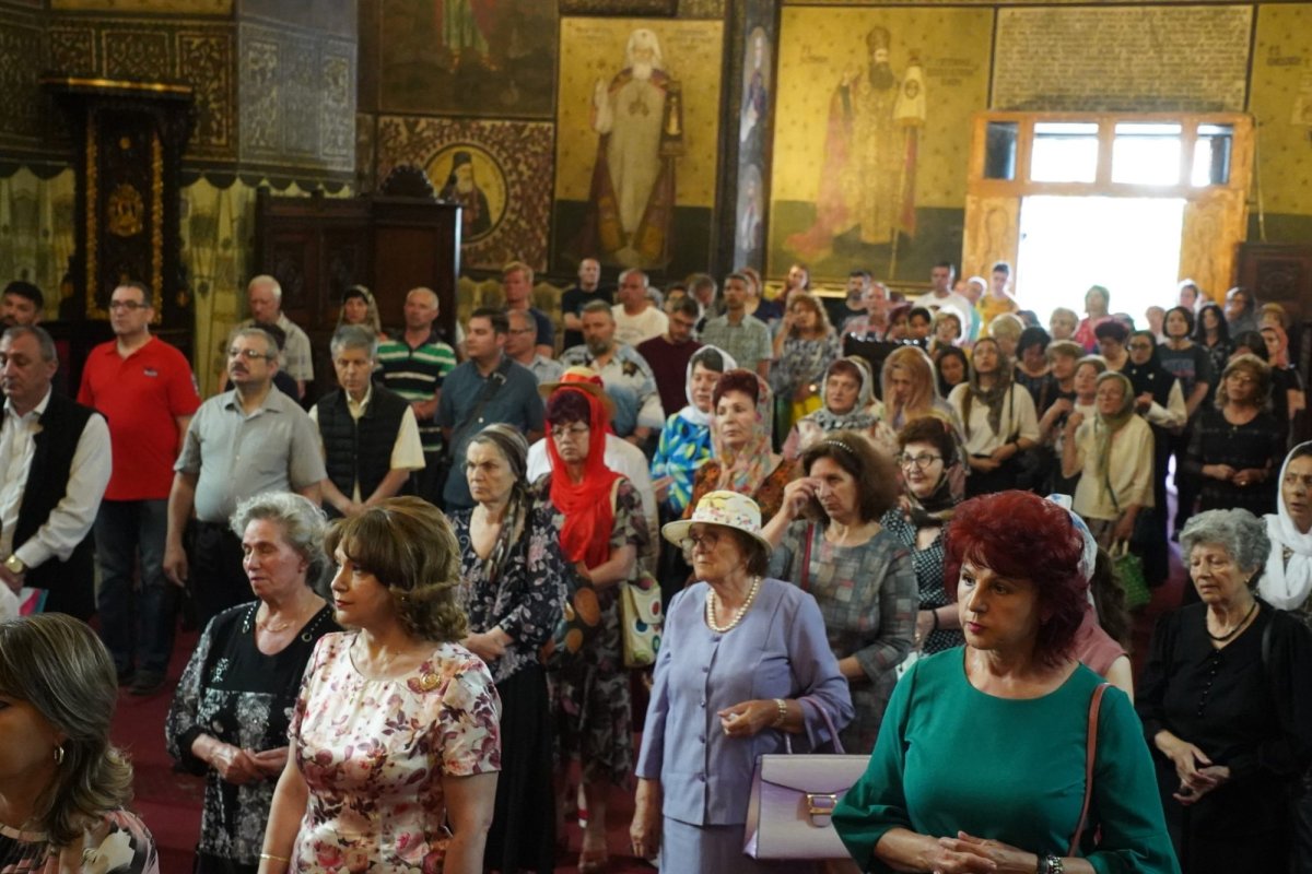 Rugăciune şi filantropie în prima duminică după Rusalii la Galați  258283