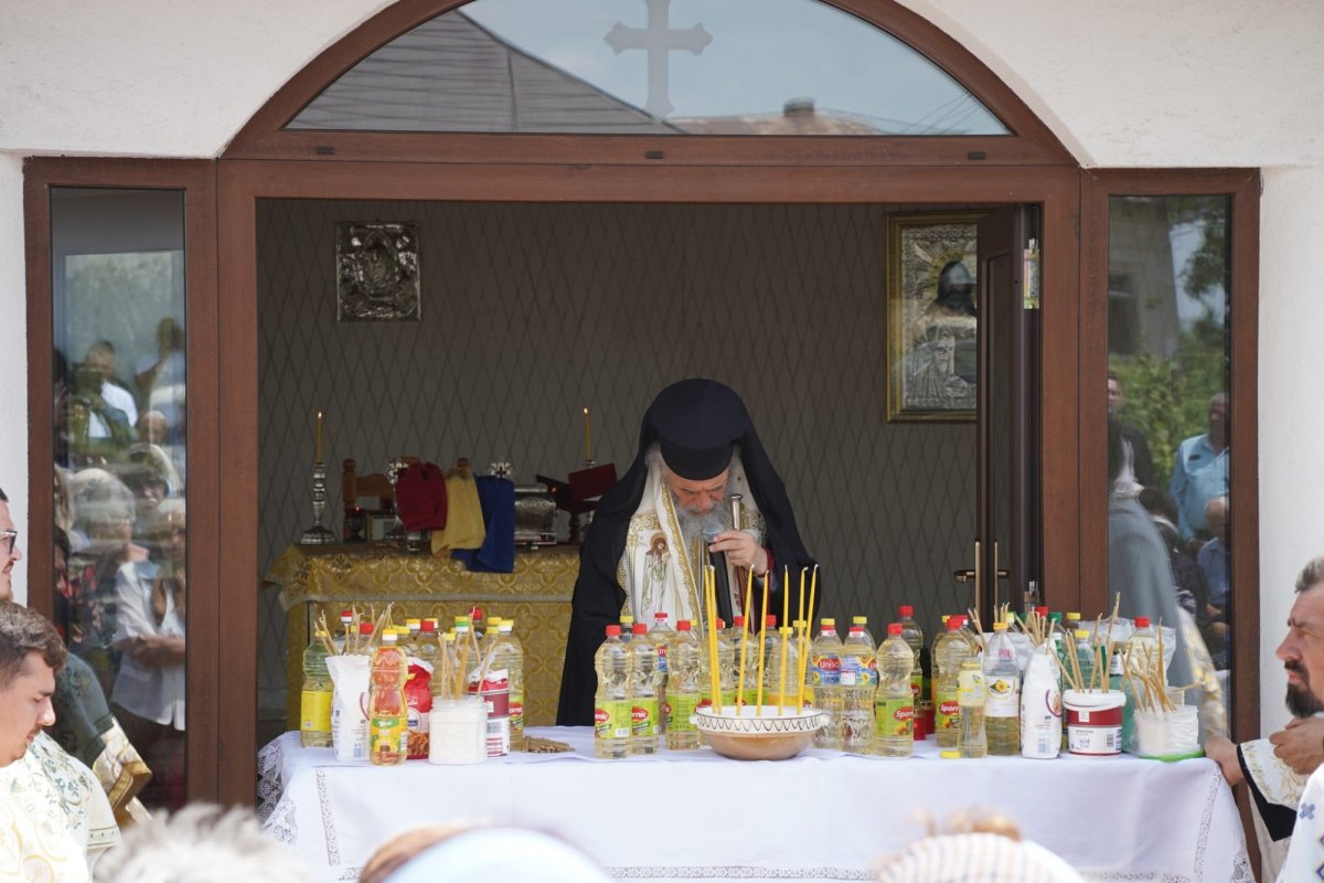 Rugăciune şi filantropie în prima duminică după Rusalii la Galați  258288
