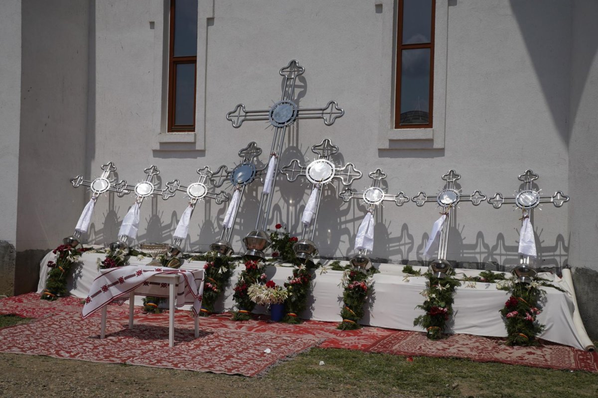 Rugăciune şi filantropie în prima duminică după Rusalii la Galați  258292