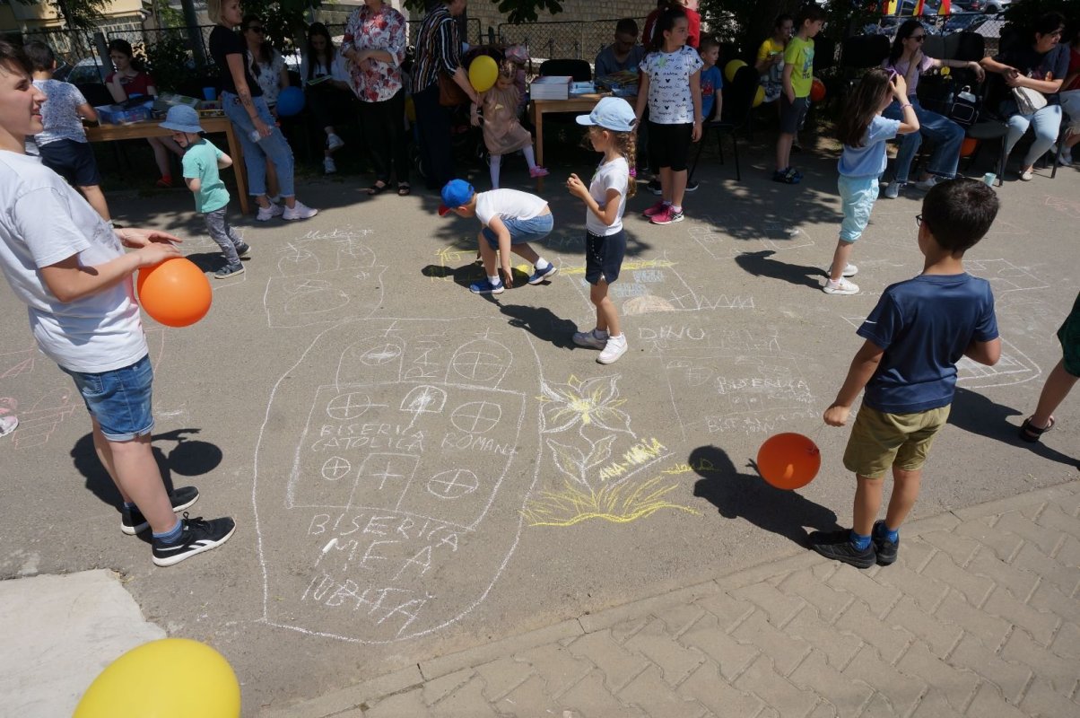 Ziua Internațională a Copilului marcată prin cântece, jocuri și veselie la Protoieria Onești 258080