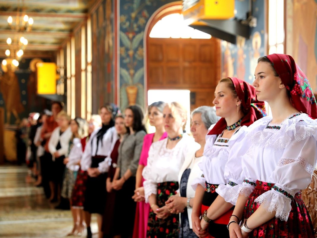 Hram la Biserica din Tăuţii de Sus 258395