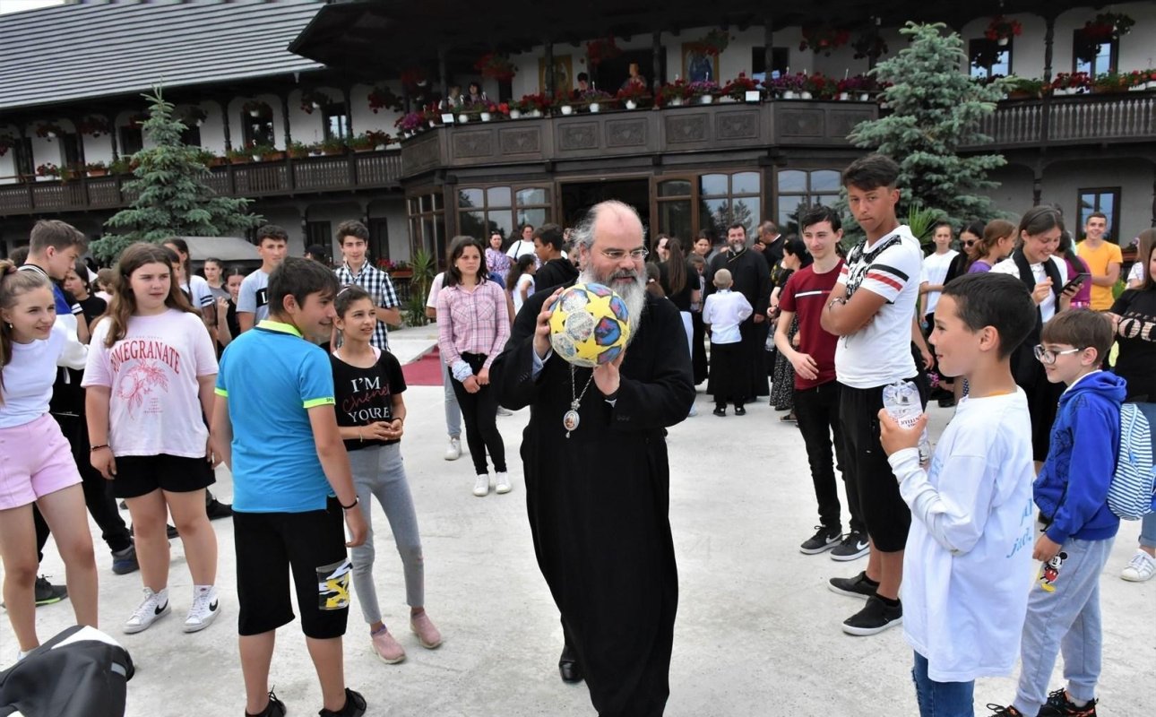 Întâlnirea copiilor și tinerilor din protopopiatele Vaslui și Huși 258409