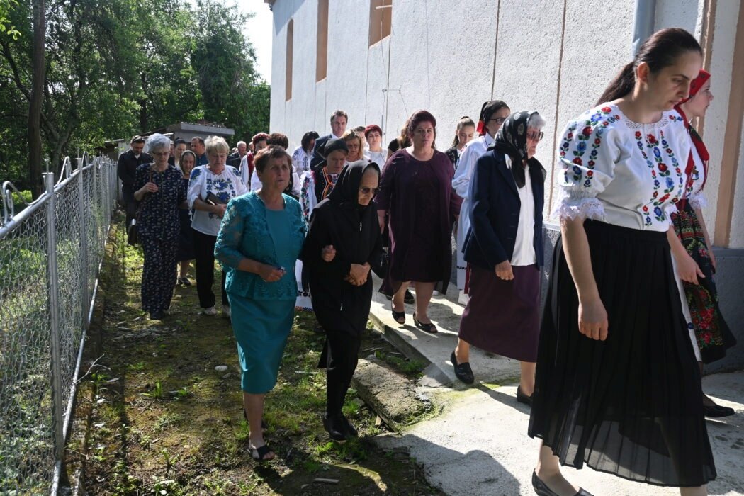 Resfințirea bisericii din Parohia Doh 258365