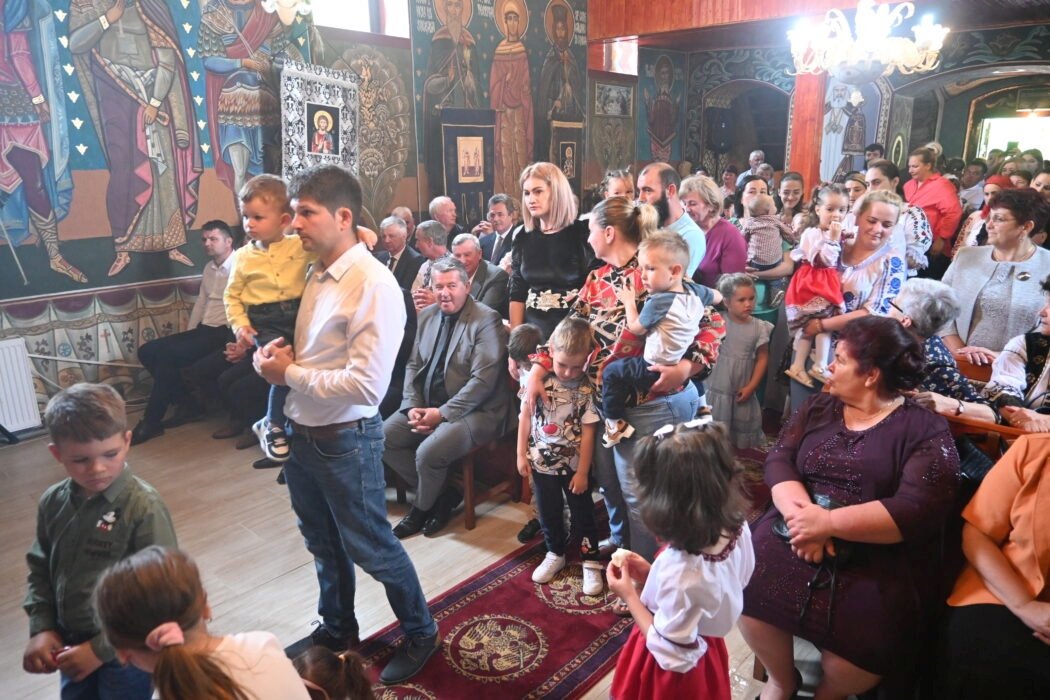 Resfințirea bisericii din Parohia Doh 258366