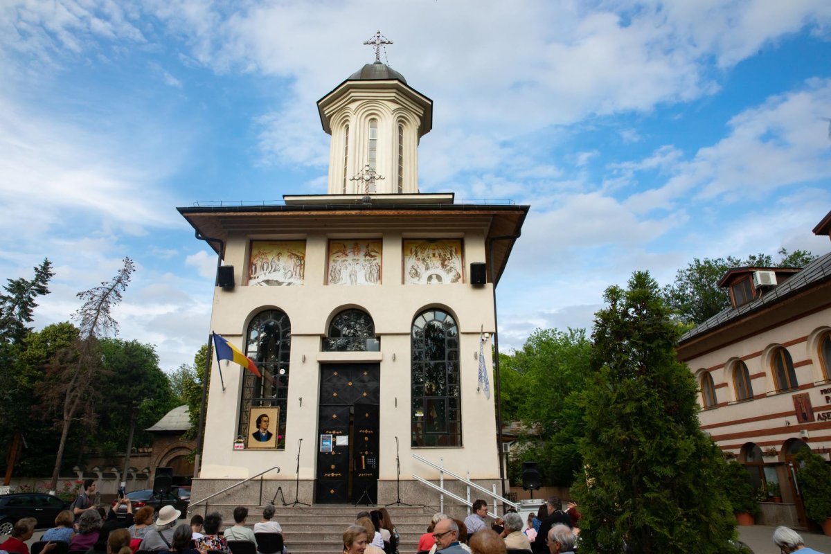 Omagiu poetului național la Parohia Mărcuța din Capitală 258618