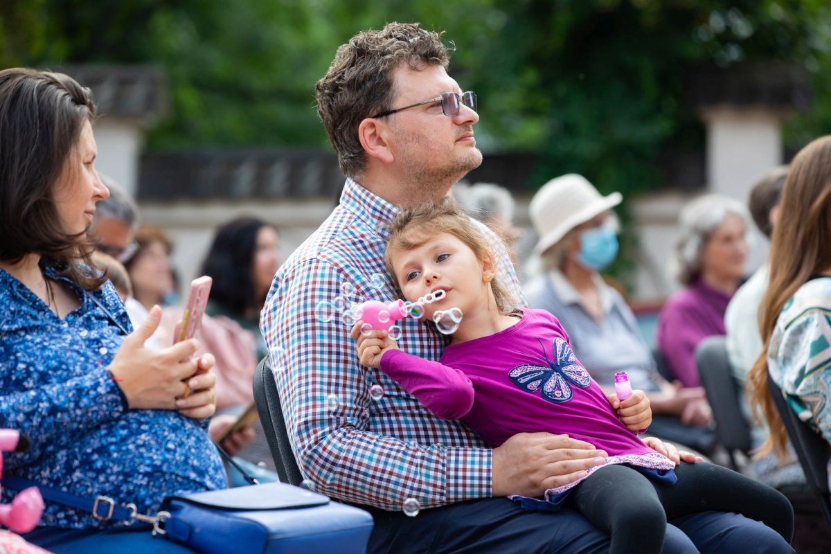 Omagiu poetului național la Parohia Mărcuța din Capitală 258634