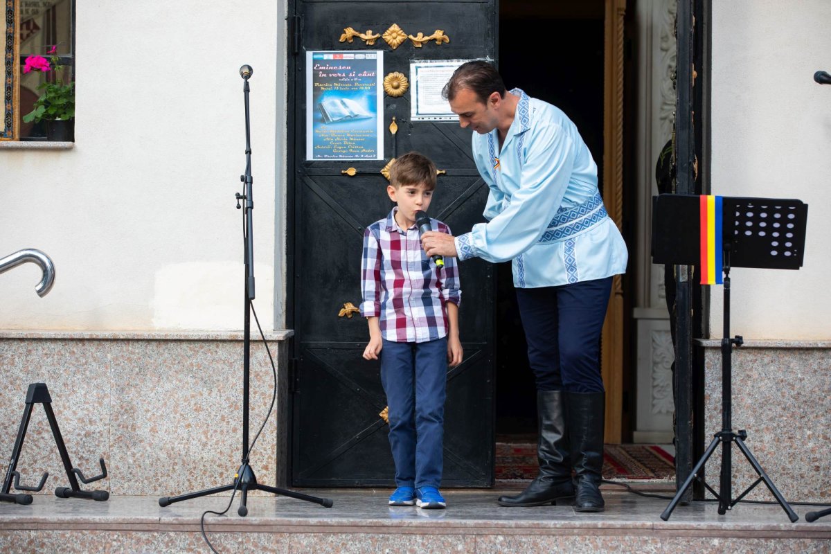 Omagiu poetului național la Parohia Mărcuța din Capitală 258642