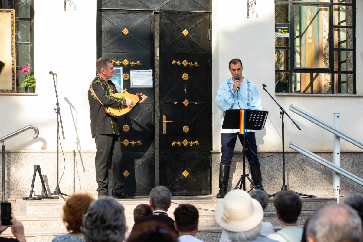 Omagiu poetului național la Parohia Mărcuța din Capitală 258644