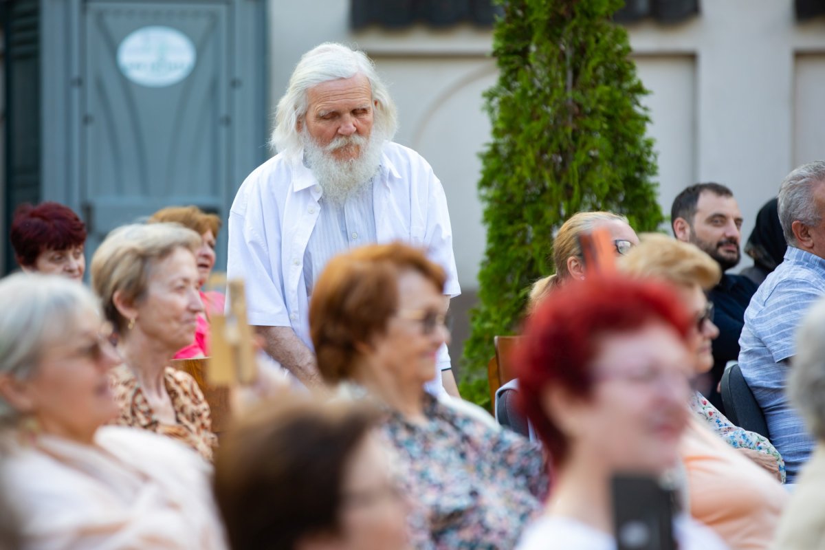 Omagiu poetului național la Parohia Mărcuța din Capitală 258648