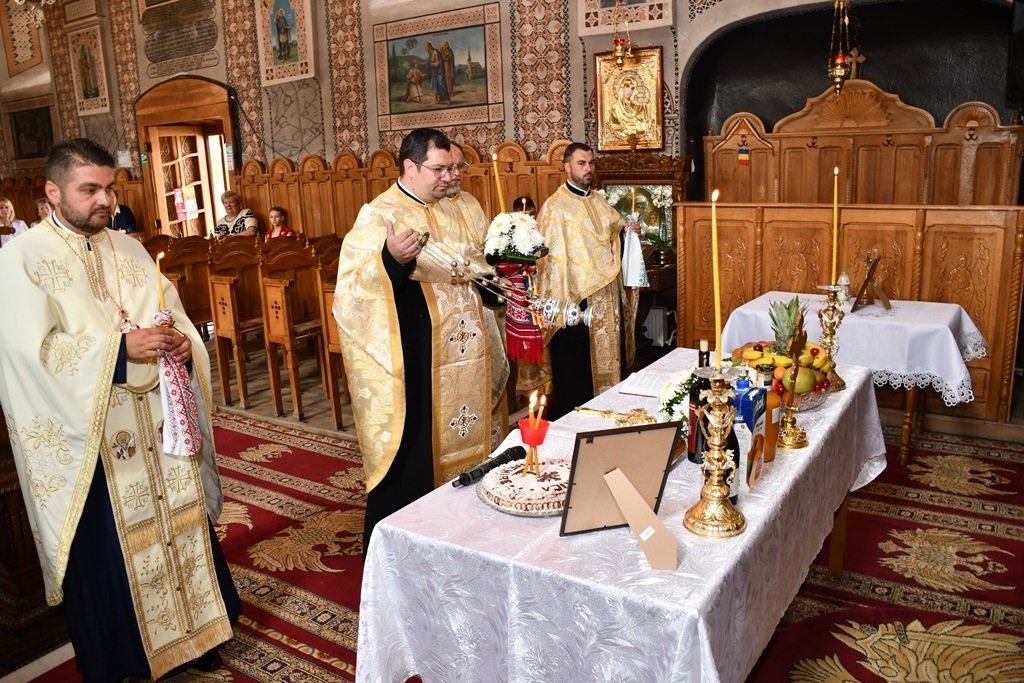 Pomenirea unui rapsod bănățean care a cântat și la strana bisericii 258536