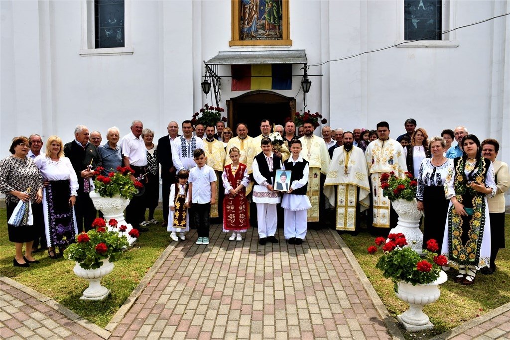 Pomenirea unui rapsod bănățean care a cântat și la strana bisericii 258538