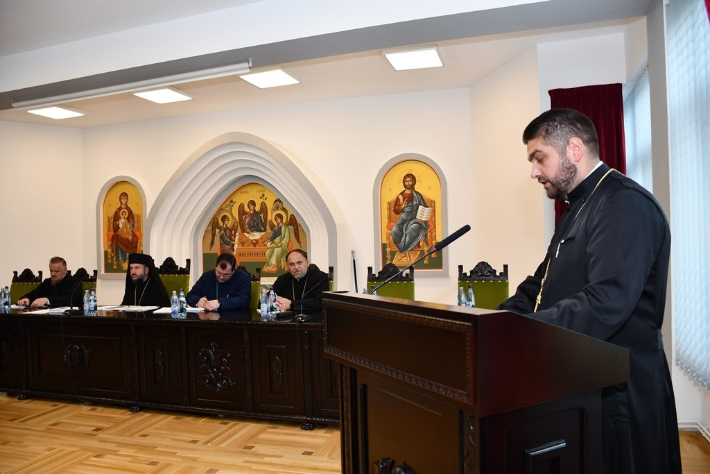 Întrunire din cadrul programului „Slujire și iconomie” la Caransebeș  258704