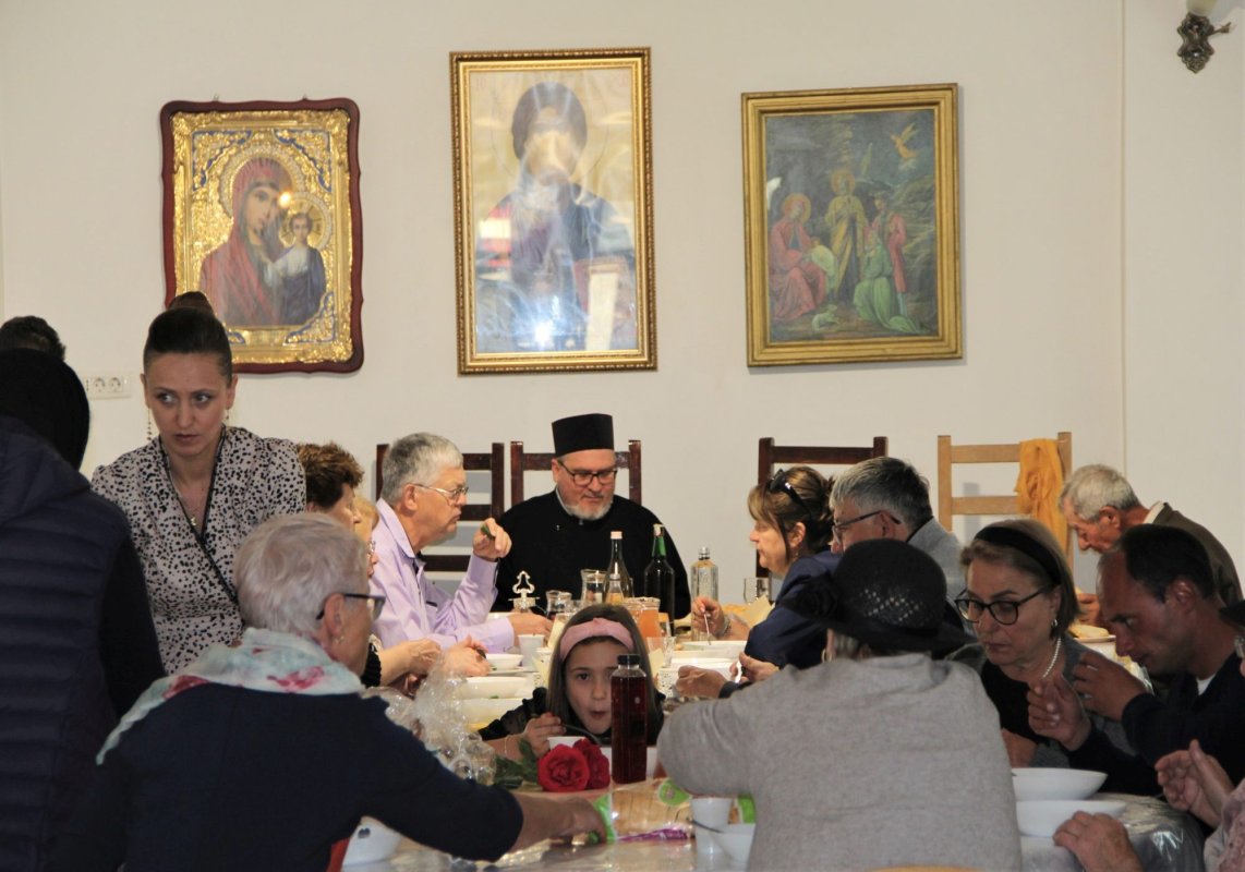 Cei sfințiți prin botezul sângelui „trebuie să fie modelele noastre” 257988