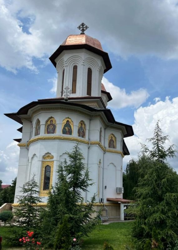 Hram la mănăstirea bucureșteană ctitorită de Patriarhul Teoctist 259011