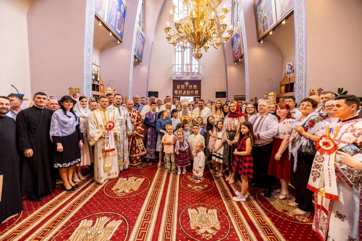 Aniversarea parohiei românești din Cuneo, Italia 259186