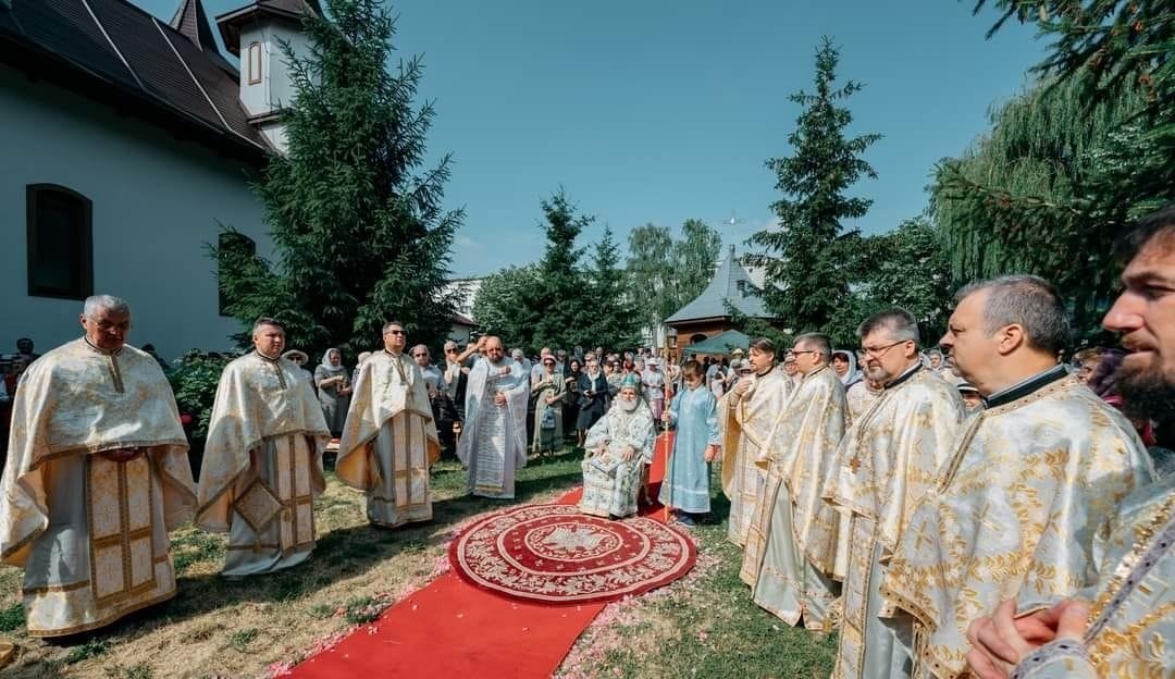 Hramul de vară al Parohiei „Sfinții Trei Ierarhi” din Bacău 259148