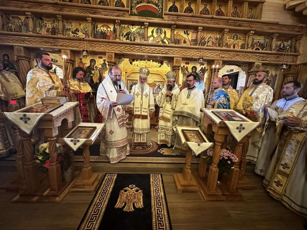 Sfințirea Altarului noii biserici românești de lemn din Sögel, Germania  259185