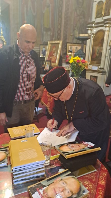 Volum omagial dedicat unui arhidiacon muzicolog din Craiova  259154