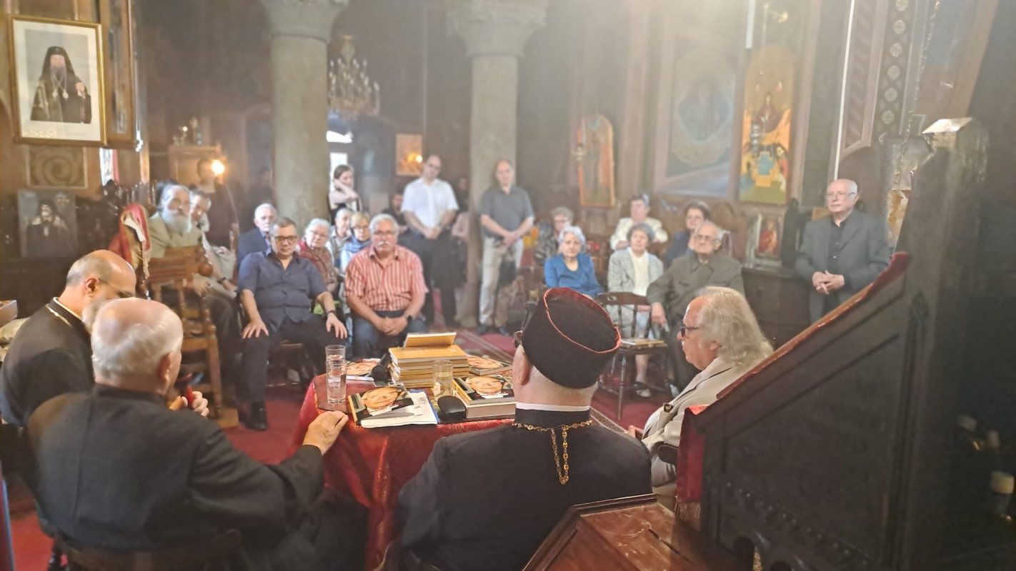 Volum omagial dedicat unui arhidiacon muzicolog din Craiova  259155