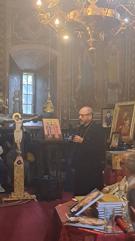 Volum omagial dedicat unui arhidiacon muzicolog din Craiova  259161