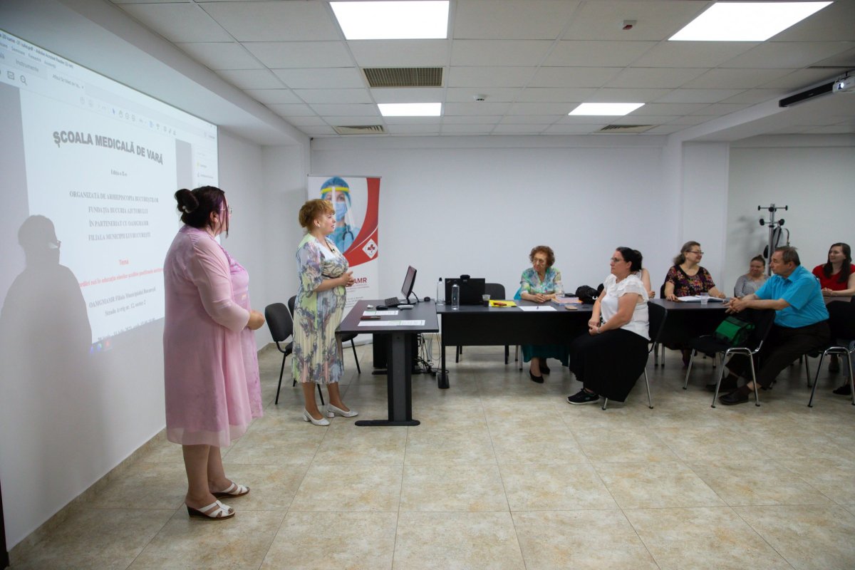 A început școala medicală de vară organizată de Fundația „Bucuria ajutorului” 259372