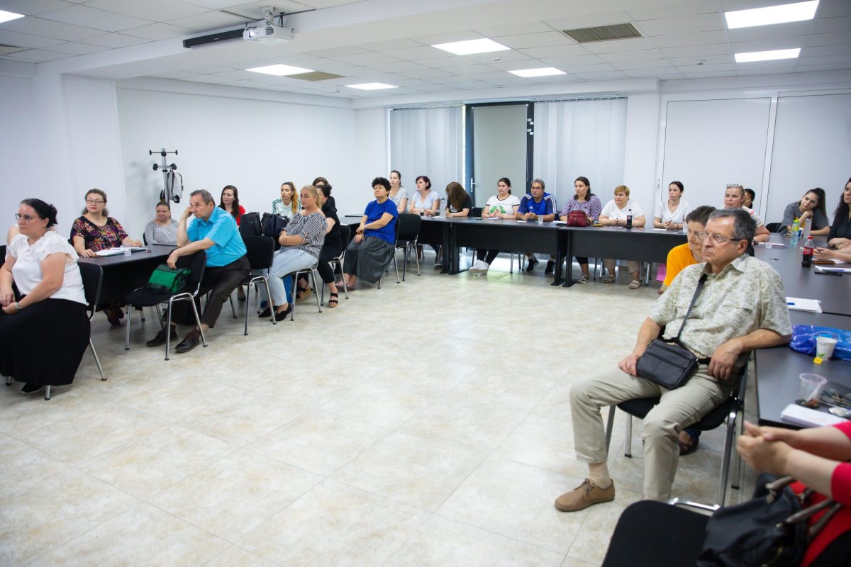 A început școala medicală de vară organizată de Fundația „Bucuria ajutorului” 259374