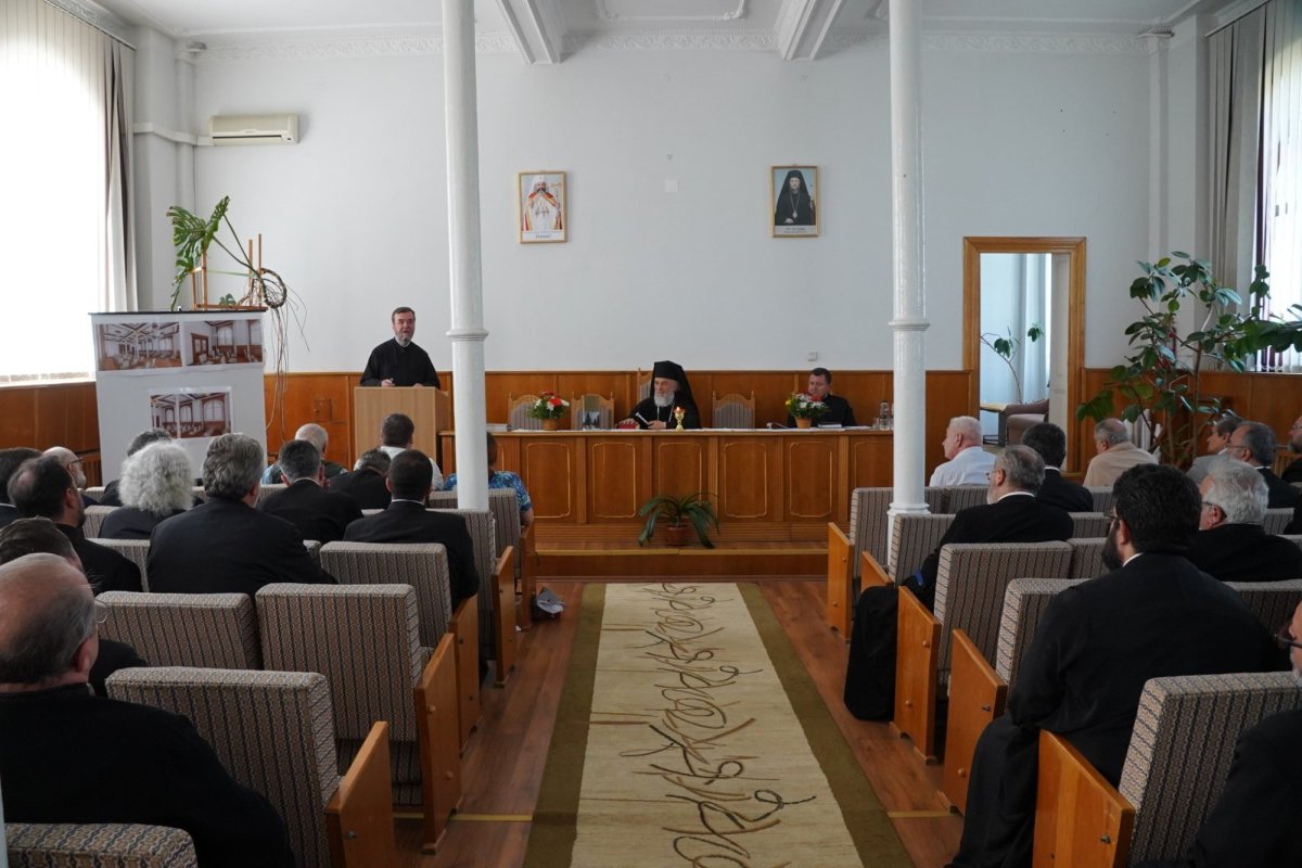 Conferinţa preoţească şi lansare de carte la Galaţi 259350