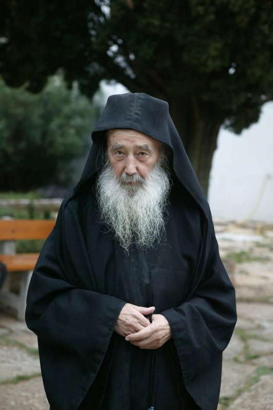 Părintele Petroniu Tănase, cântăreț și diacon al Catedralei „Sfântul Spiridon”-Nou 259202