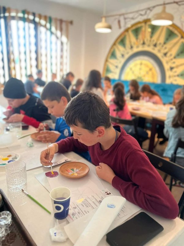 Activități cu tinerii în parohii din Arhiepiscopia Craiovei  259433