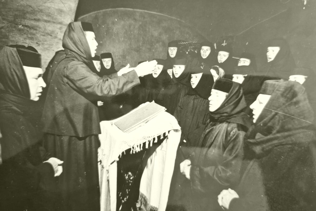 Stavrofora Onufria Nechifor de la Văratec, stareță rugătoare și talentat dirijor 259409