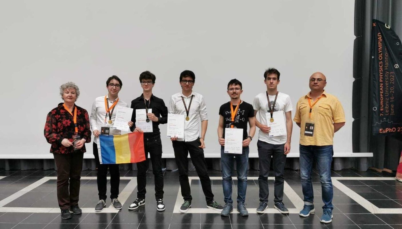 Cinci medalii la Olimpiada Europeană de Fizică 259529