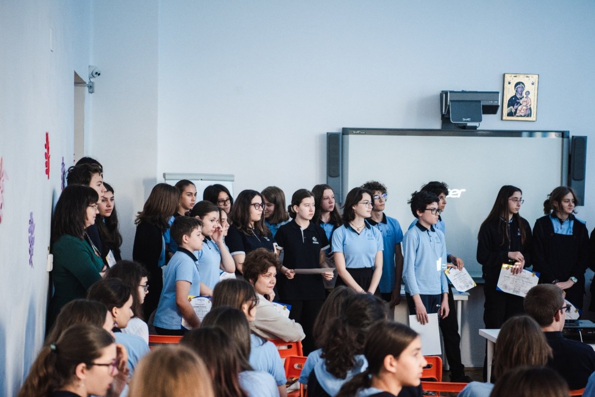 „Doar iubind copiii îi putem călăuzi” 259482