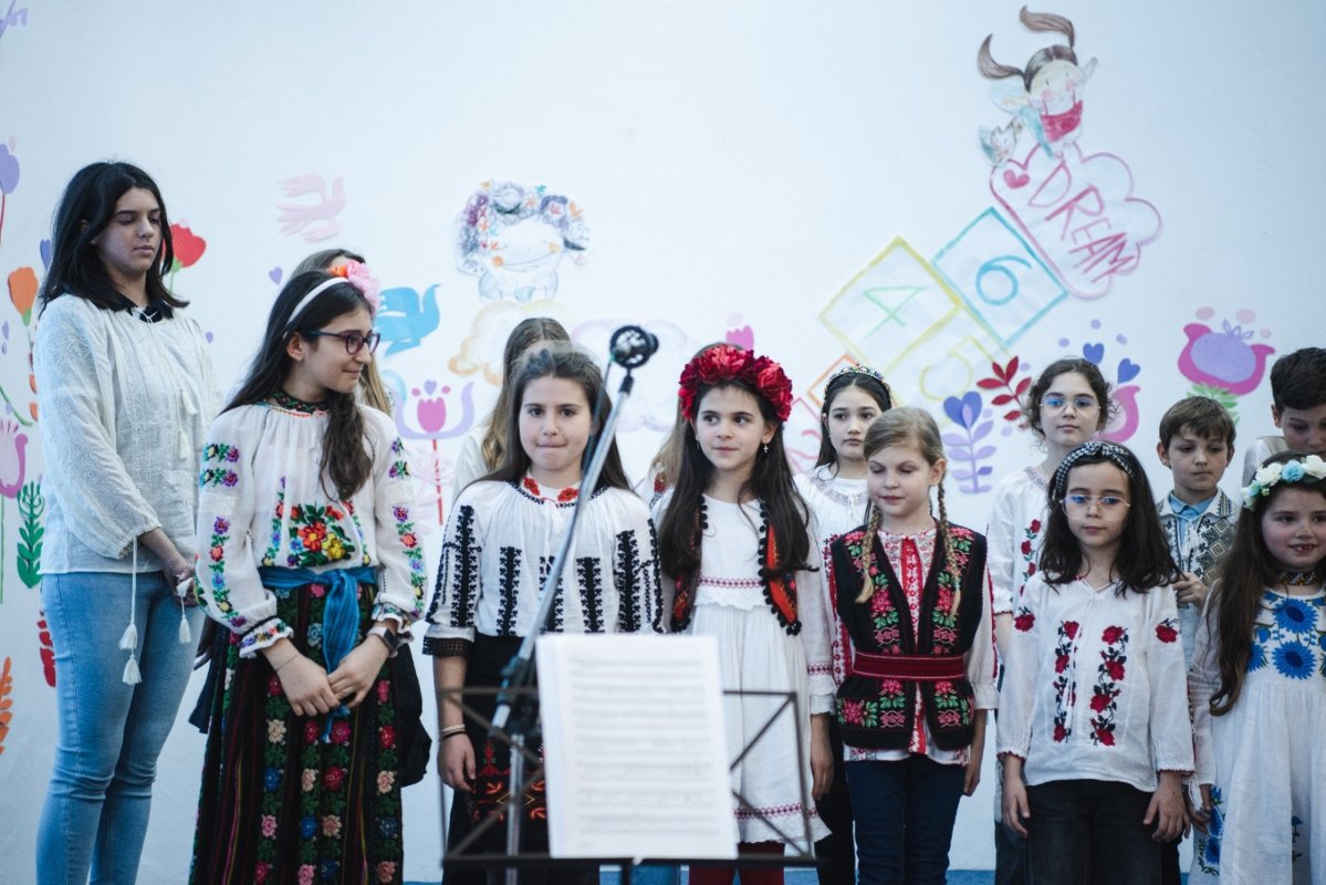 „Doar iubind copiii îi putem călăuzi” 259484