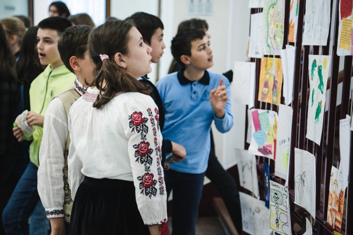 „Doar iubind copiii îi putem călăuzi” 259485